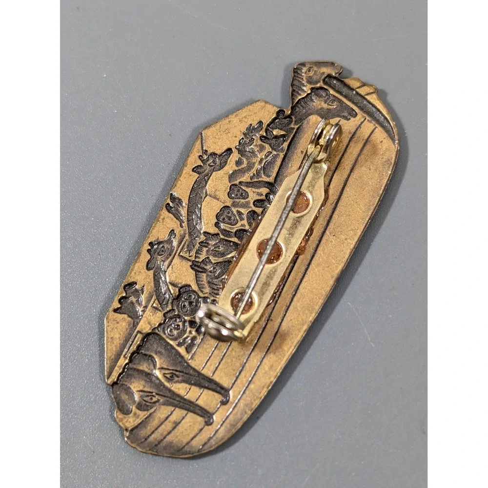 Vintage Noahs Ark‎ Brass Relief Scenic Brooch Pin